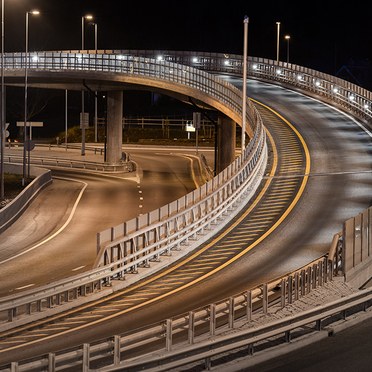 Veilysarmaturen Orus LED ble valgt til viadukt på grunn av lav monteringshøyde Veilysarmaturen Orus LED ble valgt til viadukt på grunn av lav monteringshøyde